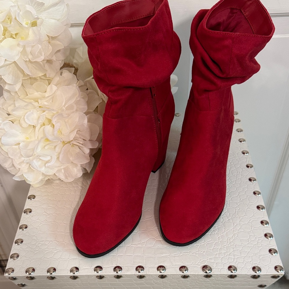 🎁 Material Girl Chic Red Heeled Boots “Great For The Holidays” 🎁